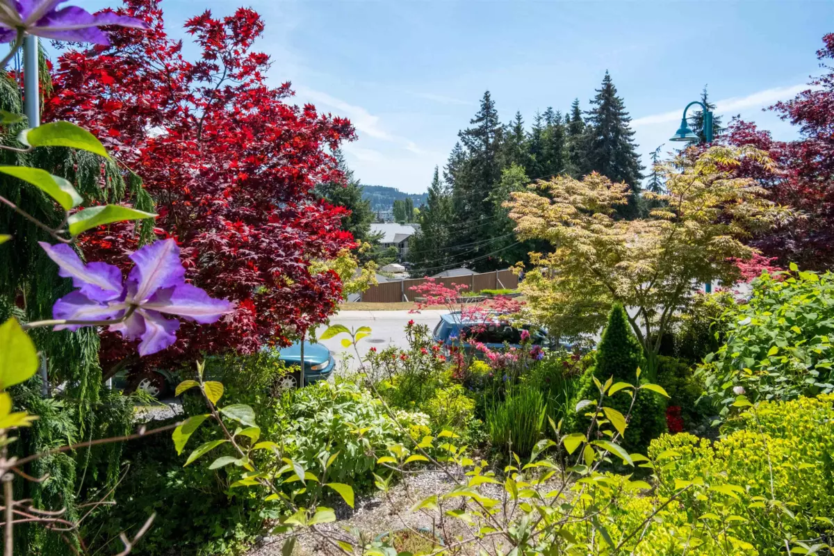 Family Room Photo of 5599 Medusa Place, Sechelt, BC