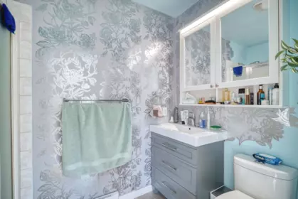 Guest Bathroom Photo of 5599 Medusa Place, Sechelt, BC