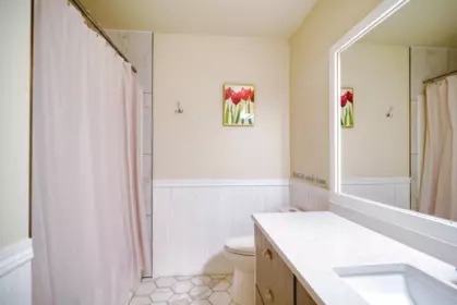 Powder Room Photo of 5599 Medusa Place, Sechelt, BC