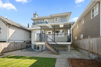 Hot Tub / Spa Photo of 4127 Oxford Street, Burnaby, BC