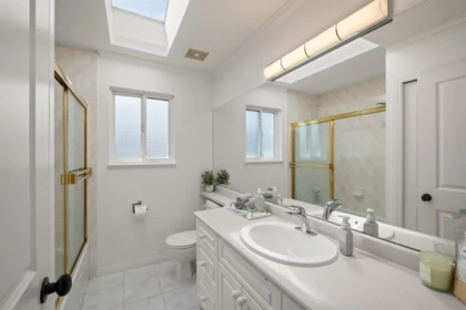 Mudroom Photo of 4127 Oxford Street, Burnaby, BC