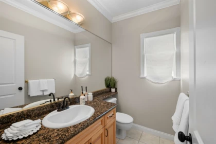 Powder Room Photo of 4127 Oxford Street, Burnaby, BC