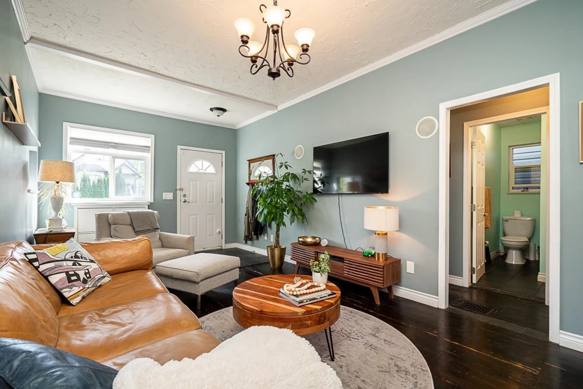 Living Room Photo of 1623 E 12th Avenue, Vancouver, BC