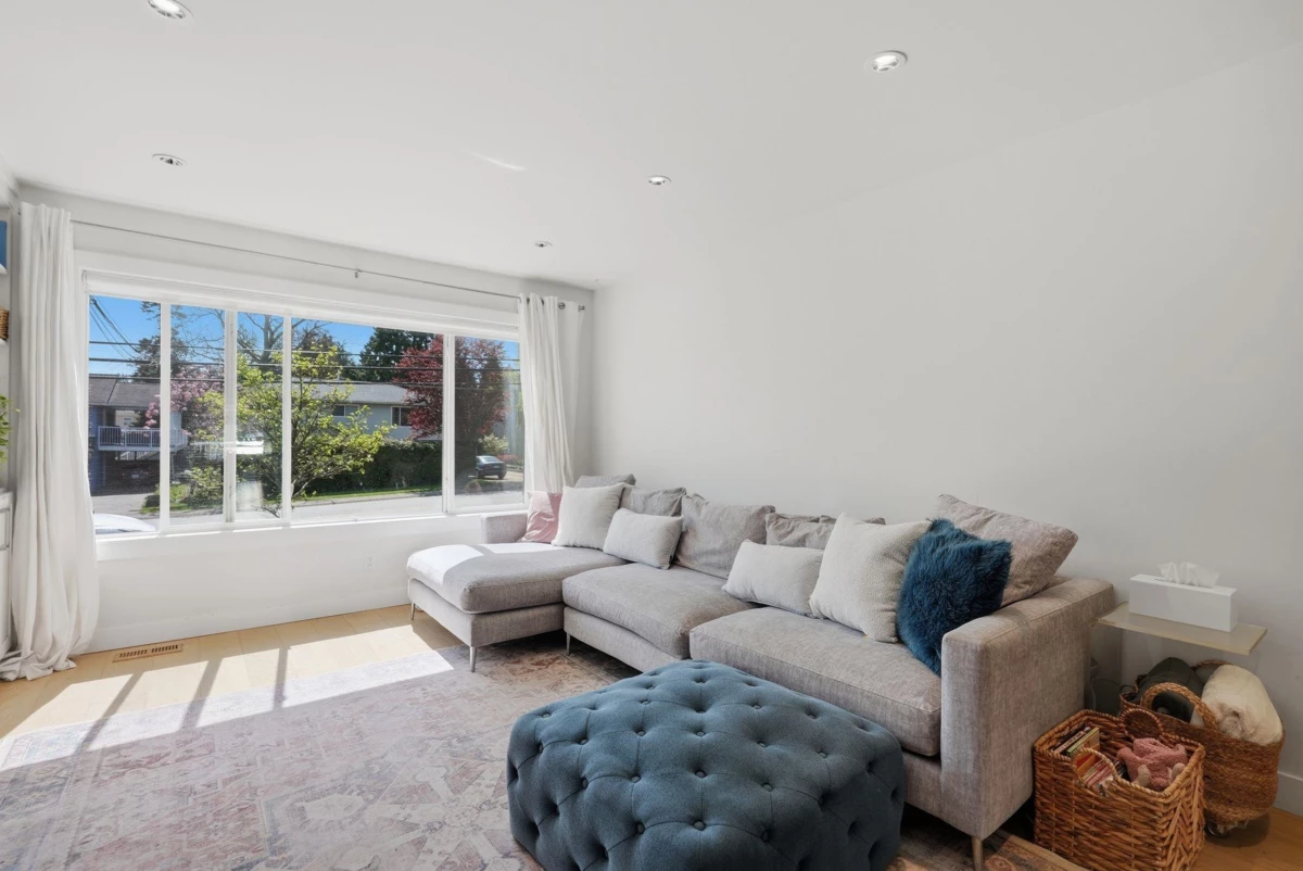 Family Room Photo of 5479 6 Avenue, Delta, BC