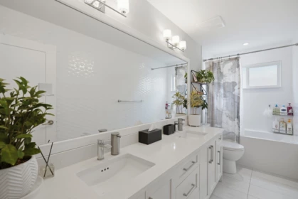 Hallway Photo of 5479 6 Avenue, Delta, BC