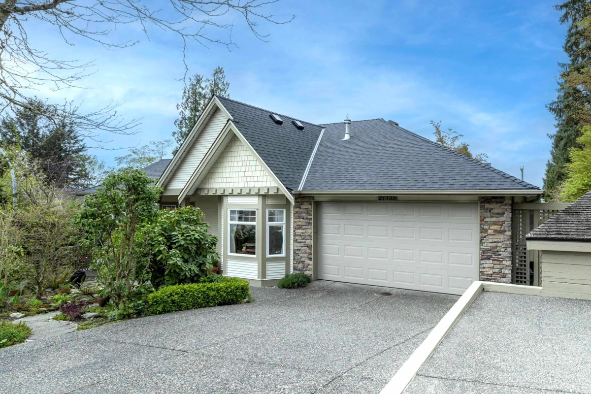 Family Room Photo of 21735 47b Avenue, Langley, BC