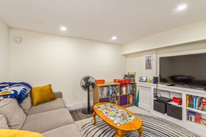 Basement Recreation Room Photo of 905 Third Avenue, New Westminster, BC
