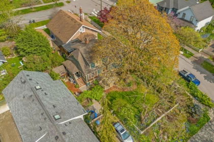 Hot Tub / Spa Photo of 905 Third Avenue, New Westminster, BC