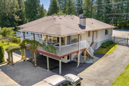 7904 Redrooffs Road, Halfmoon Bay, BC, Halfmoon Bay — Single Family Residence for sale