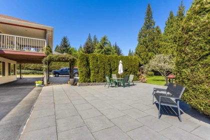 Kitchen Island Photo of 7904 Redrooffs Road, Halfmoon Bay, BC