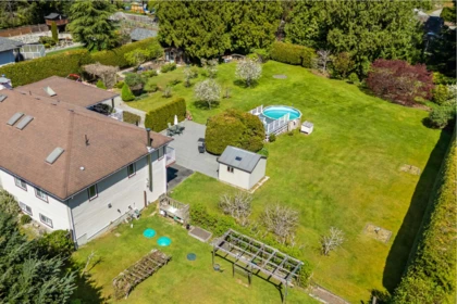 7904 Redrooffs Road, Halfmoon Bay, BC, Halfmoon Bay — Single Family Residence for sale