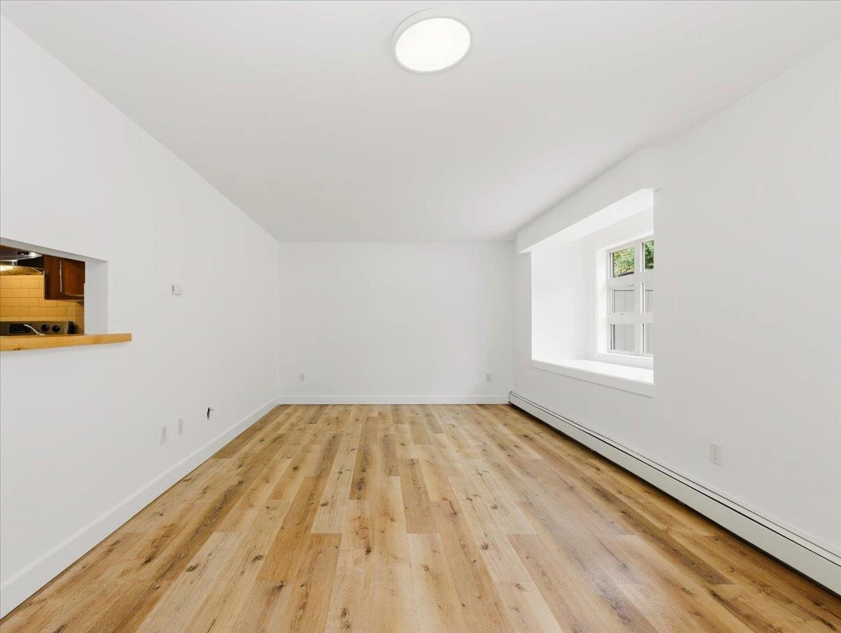 Dining Area Photo of 102 235 W 4th Street, North Vancouver, BC