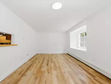 102 235 W 4th Street, North Vancouver, BC, North Vancouver — Apartment/Condo for sale