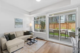 304 33820 South Fraser Way, Abbotsford, BC