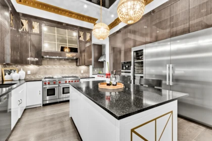 Breakfast Nook Photo of 4177 Doncaster Way, Vancouver, BC