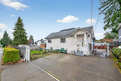 Outdoor Kitchen Photo of 7576 140 Street, Surrey, BC