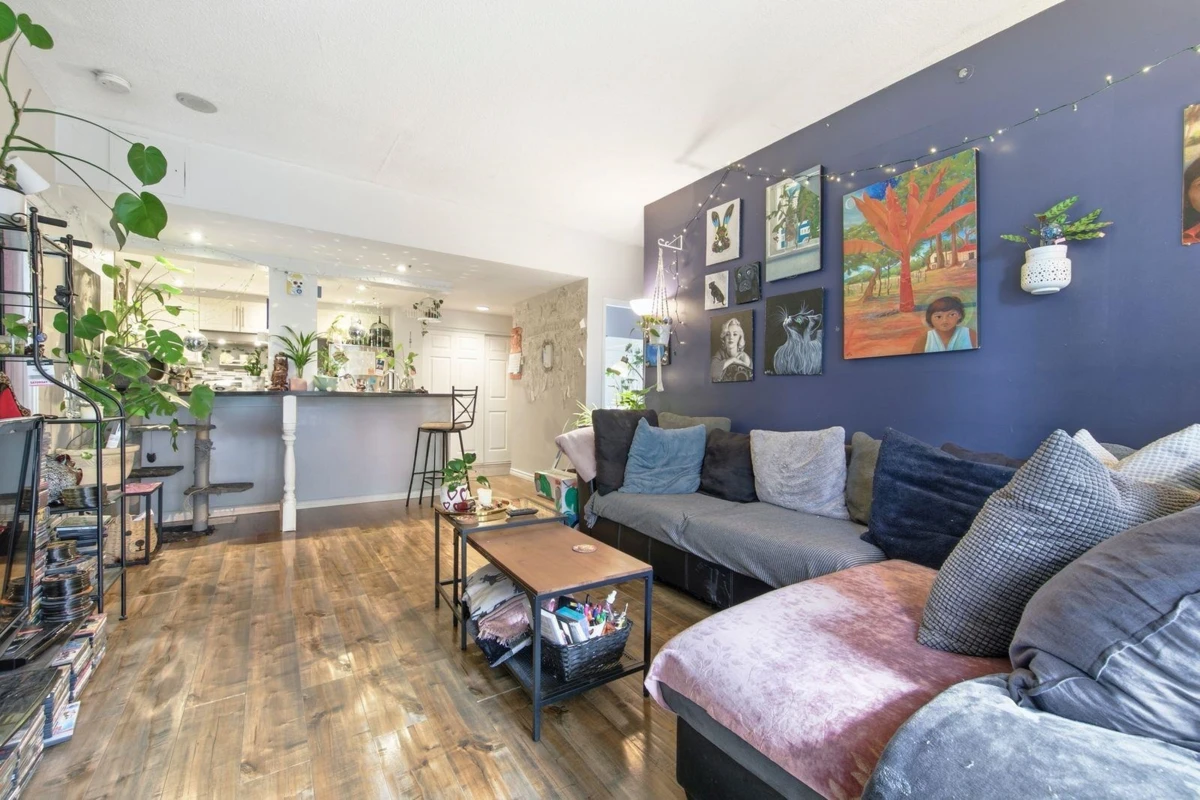 Living Room Photo of 101 828 Agnes Street, New Westminster, BC