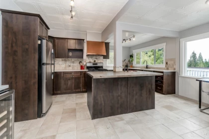 Kitchen Island Photo of 20675 46a Avenue, Langley, BC