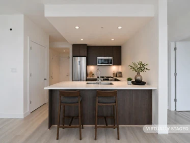 701 9060 University Crescent, Burnaby, BC, Burnaby — Apartment/Condo for sale
