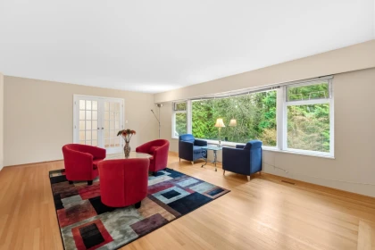 Breakfast Nook Photo of 315 Stevens Drive, West Vancouver, BC