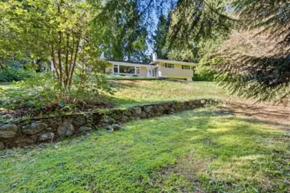 Garden / Landscaping Photo of 315 Stevens Drive, West Vancouver, BC