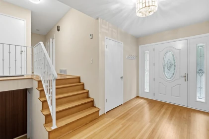 Guest Bathroom Photo of 315 Stevens Drive, West Vancouver, BC