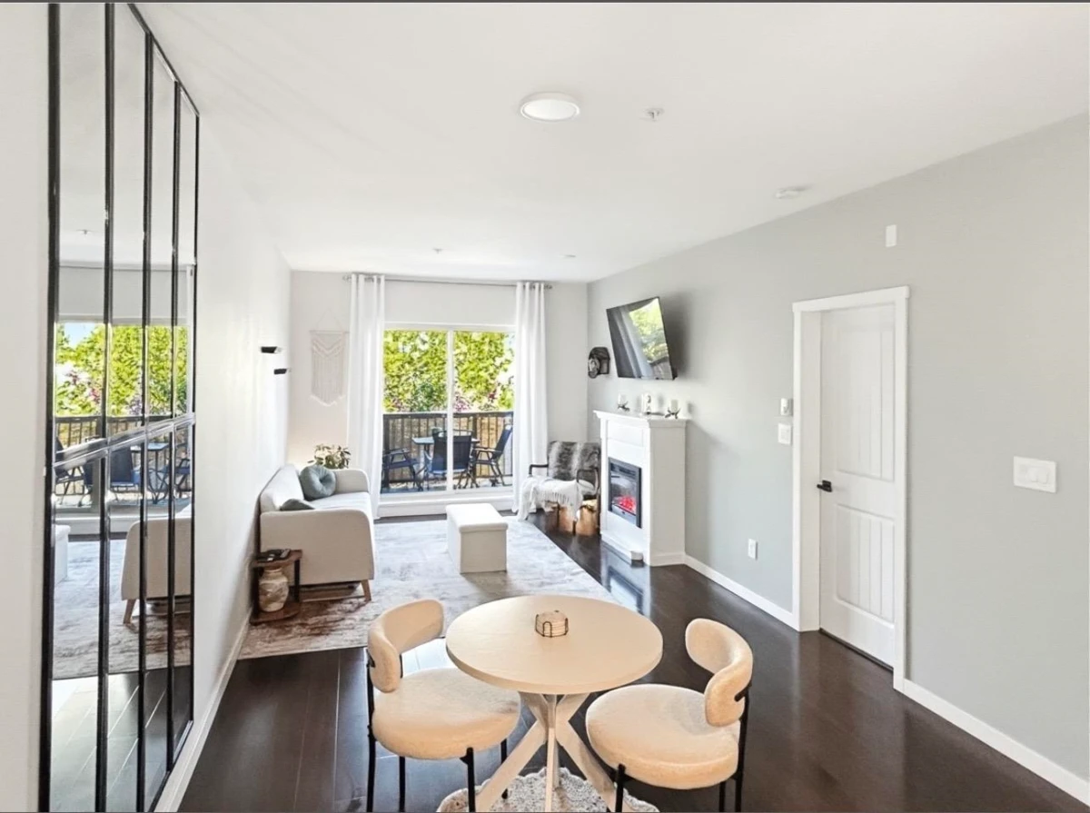 Family Room Photo of 303 22290 North Avenue, Maple Ridge, BC