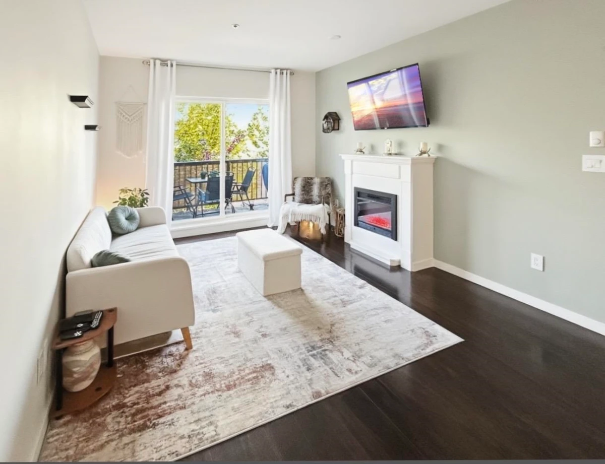 Living Room Photo of 303 22290 North Avenue, Maple Ridge, BC