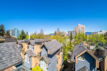 Swimming Pool Photo of 3033 Laurel Street, Vancouver, BC
