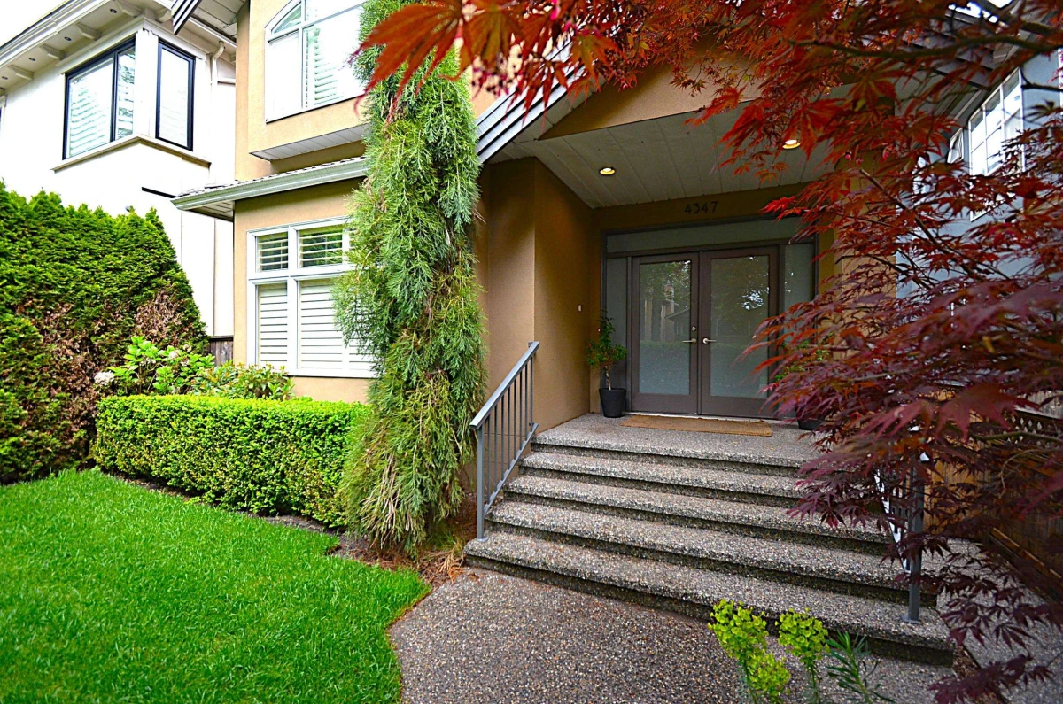 Living Room Photo of 4347 W 13th Avenue, Vancouver, BC