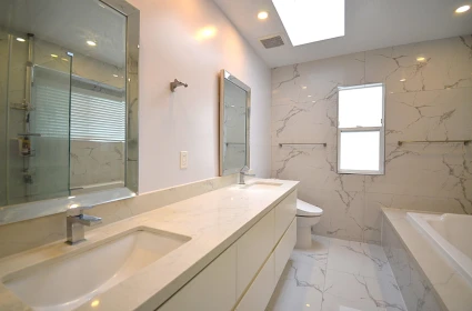 Hallway Photo of 4347 W 13th Avenue, Vancouver, BC