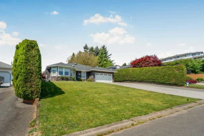 35061 Sunnyside Drive, Mission, BC, Mission — Single Family Residence for sale