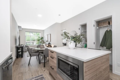 Breakfast Nook Photo of 102 33920 Best Avenue, Mission, BC