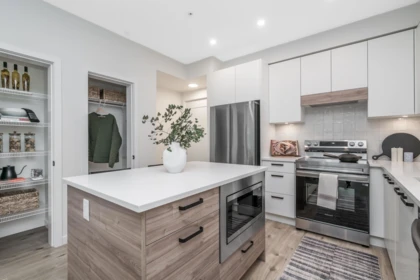Kitchen Island Photo of 102 33920 Best Avenue, Mission, BC