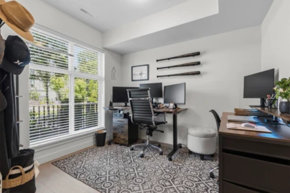 Hallway Photo of 27 2774 Montrose Avenue, Abbotsford, BC