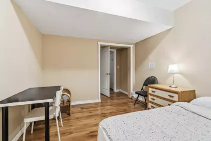Hallway Photo of 6389 Fremlin Street, Vancouver, BC