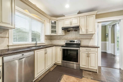 Kitchen Island Photo of 6389 Fremlin Street, Vancouver, BC