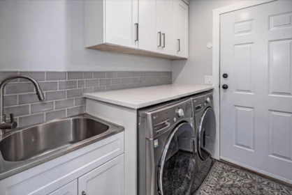 Laundry Room Photo of 18488 63a Avenue, Surrey, BC