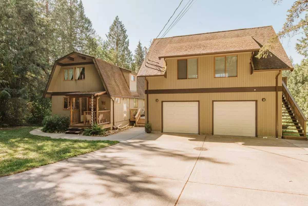 Exterior Rear Photo of 2617 Sunshine Coast Highway, Roberts Creek, BC