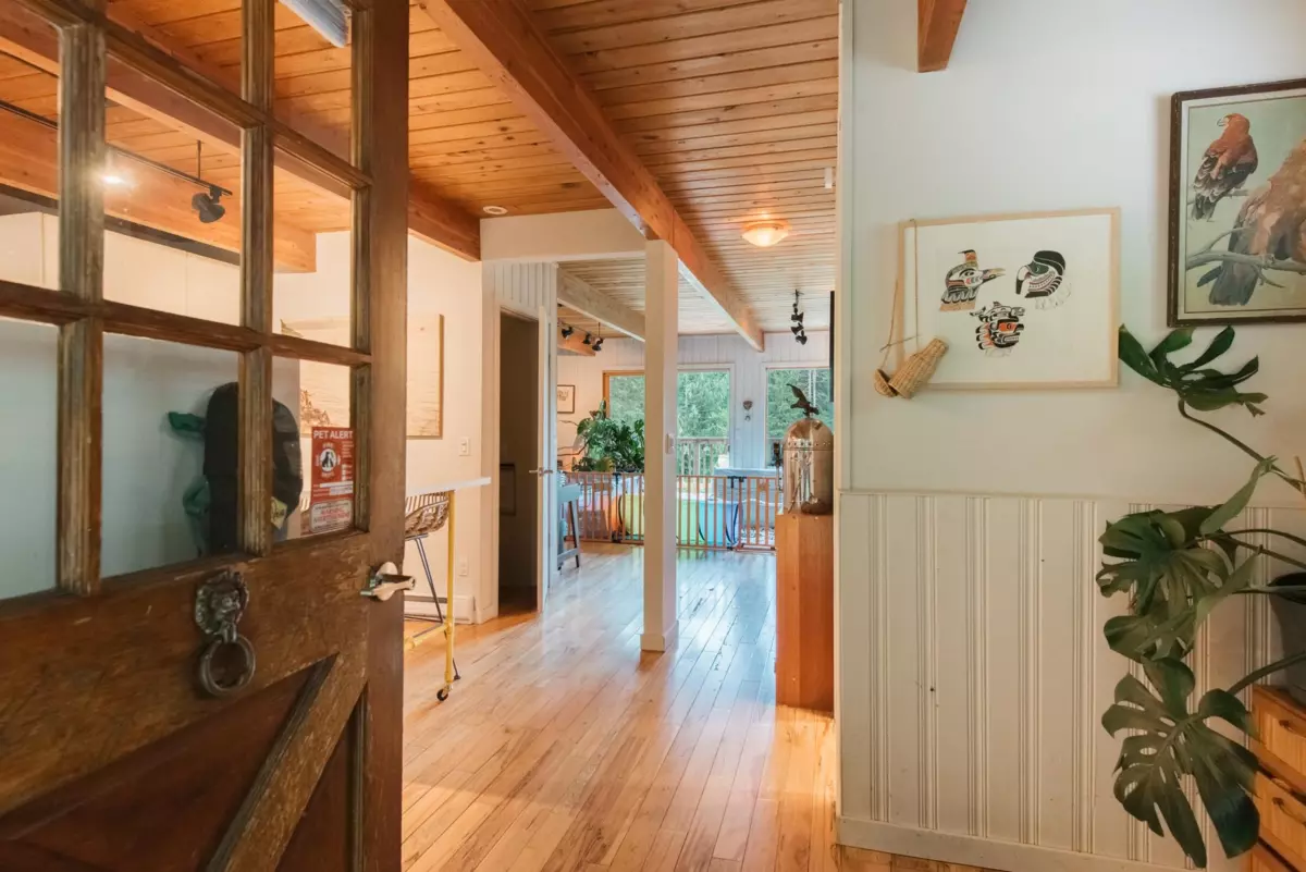 Family Room Photo of 2617 Sunshine Coast Highway, Roberts Creek, BC