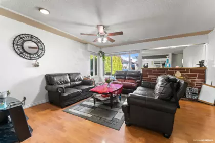 Kitchen Island Photo of 7373 Culloden Street, Vancouver, BC