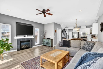 Breakfast Nook Photo of 24282 101a Avenue, Maple Ridge, BC