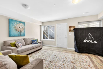 Entry Foyer Photo of 24282 101a Avenue, Maple Ridge, BC