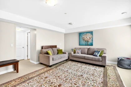 Hallway Photo of 24282 101a Avenue, Maple Ridge, BC