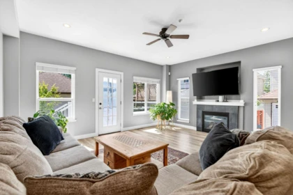 Kitchen Island Photo of 24282 101a Avenue, Maple Ridge, BC