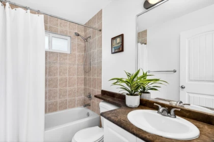 Mudroom Photo of 24282 101a Avenue, Maple Ridge, BC