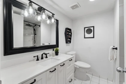 Guest Bathroom Photo of 105 2256 W 7th Avenue, Vancouver, BC