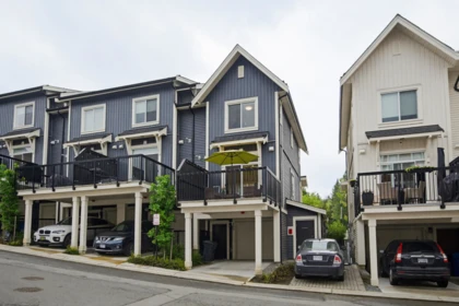 Swimming Pool Photo of 159 24951 112 Avenue, Maple Ridge, BC