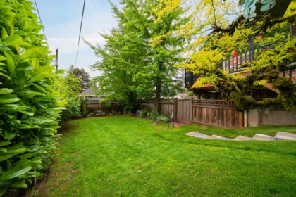 Hot Tub / Spa Photo of 1030 Mathers Avenue, West Vancouver, BC