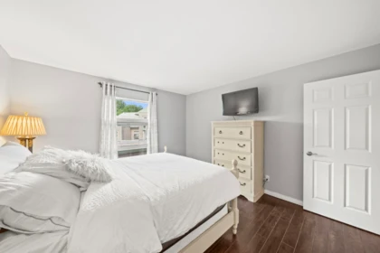 Basement Recreation Room Photo of 506 301 Maude Road, Port Moody, BC